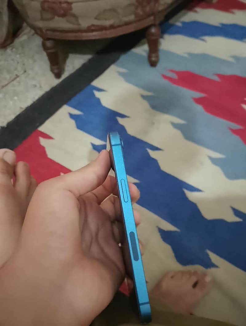 Apple iPhone 13 3