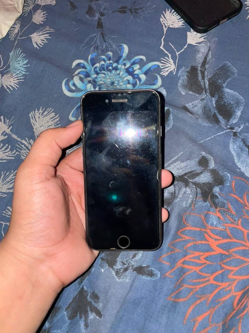 Apple iPhone 8 1