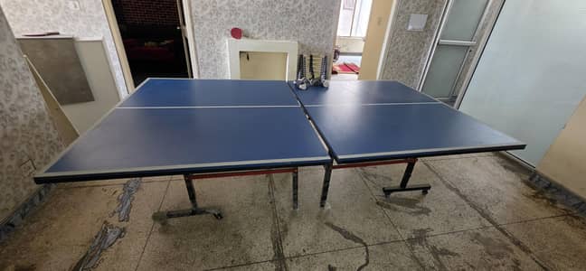 tabke tannis like new slightly used