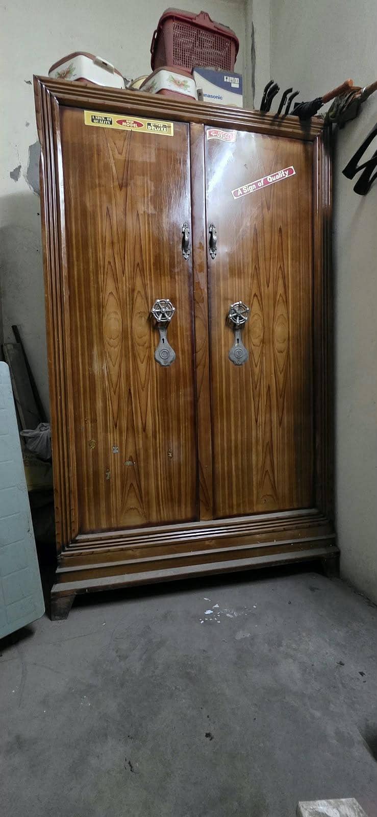 Wardrobe 0