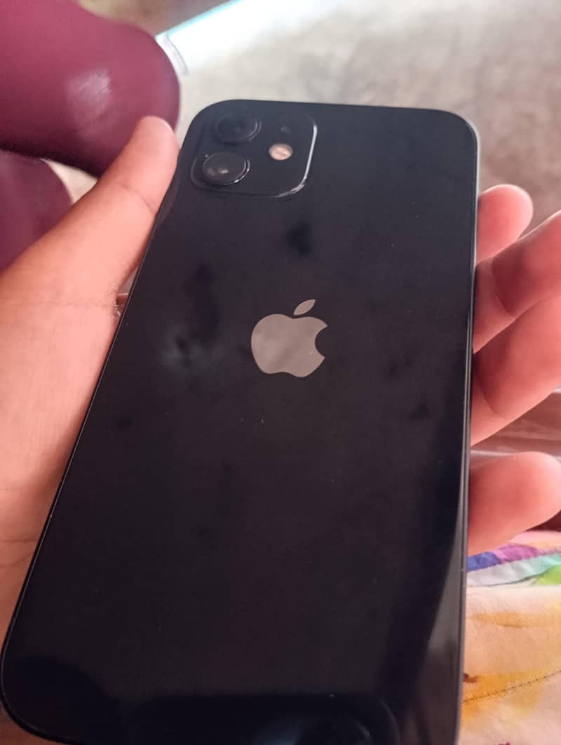 Apple iPhone 12 4