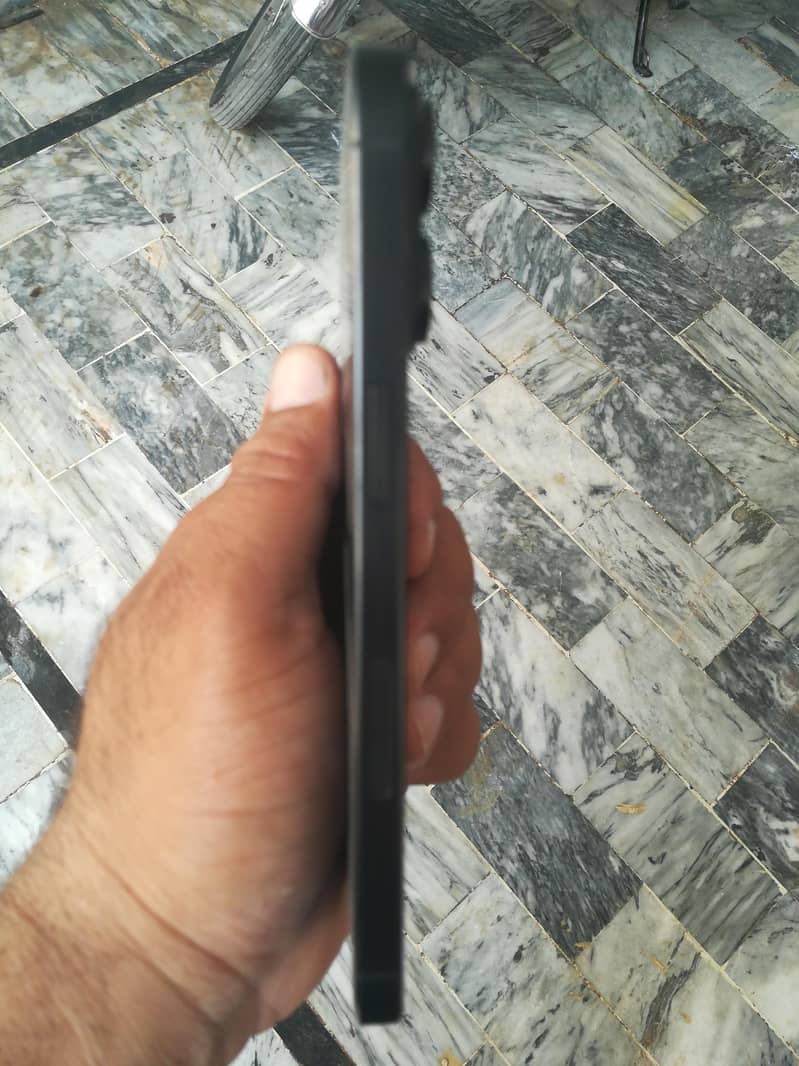 Apple iPhone 15 Pro Max 1