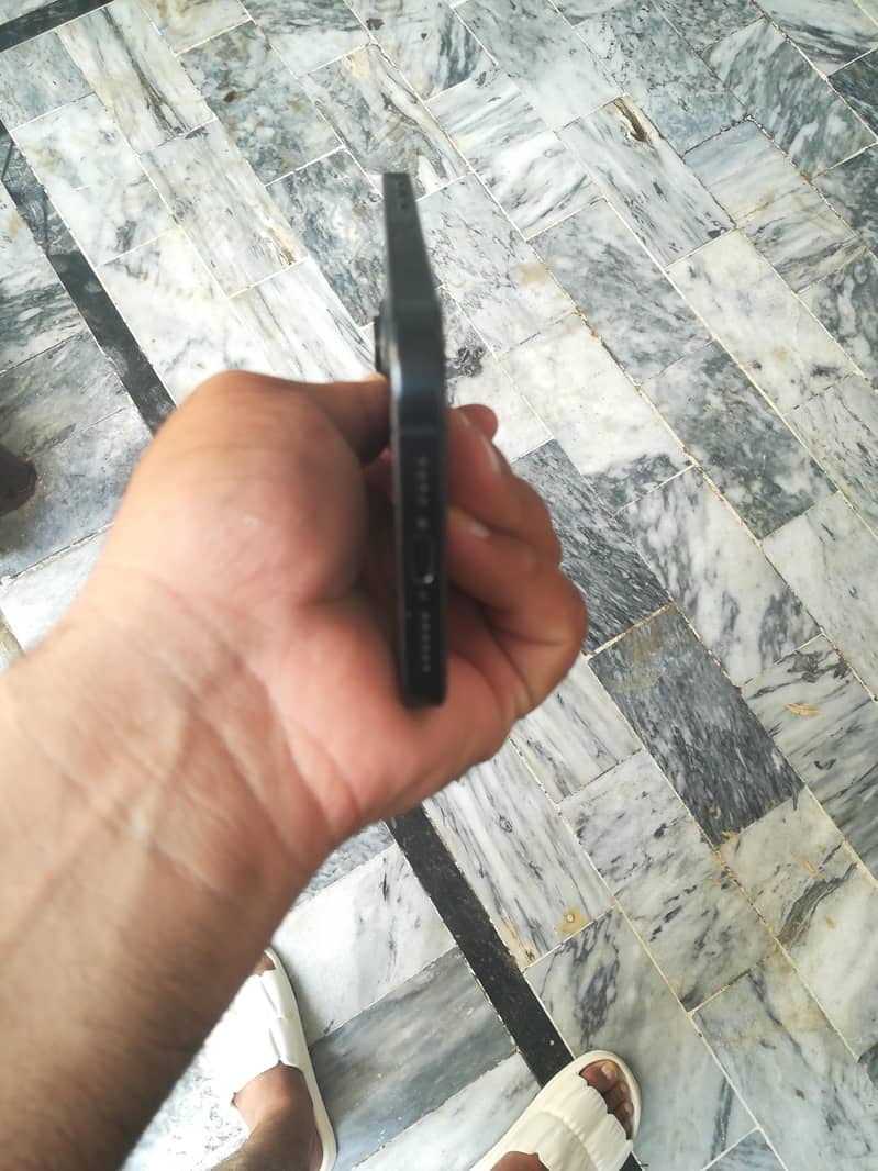 Apple iPhone 15 Pro Max 3