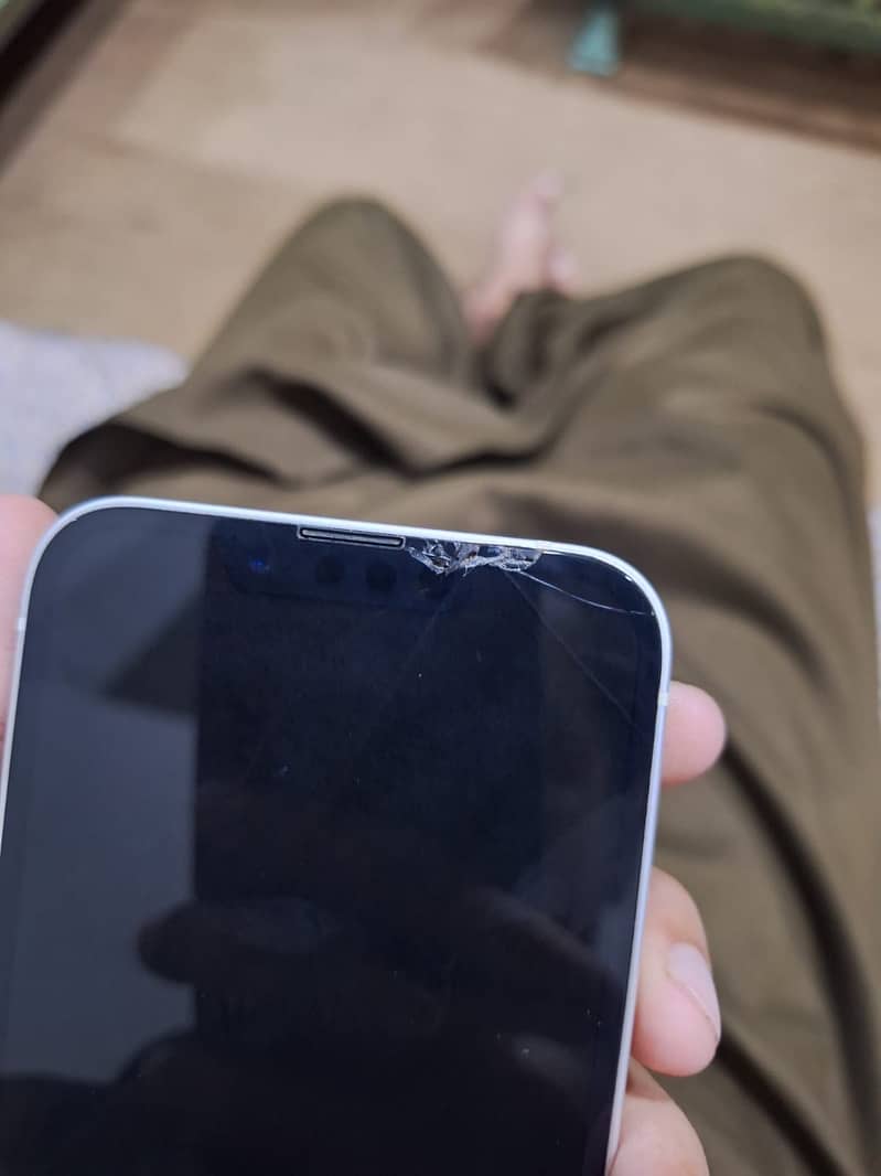 Apple iPhone 13 3