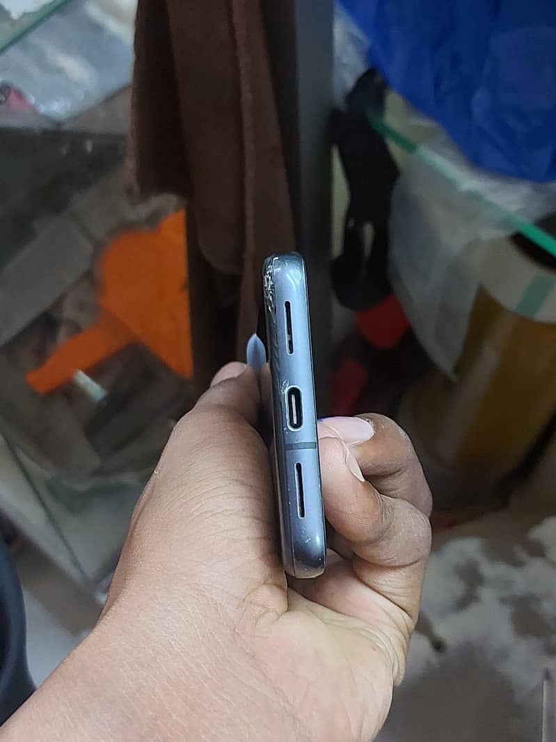 Google Pixel 8 6