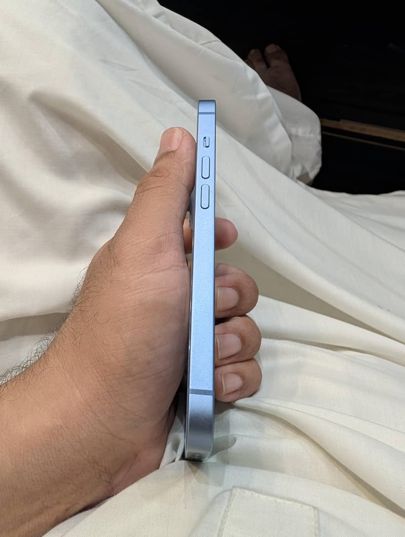 Apple iPhone 14 2