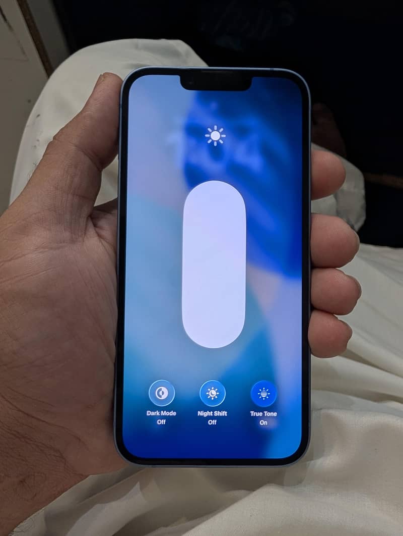 Apple iPhone 14 4