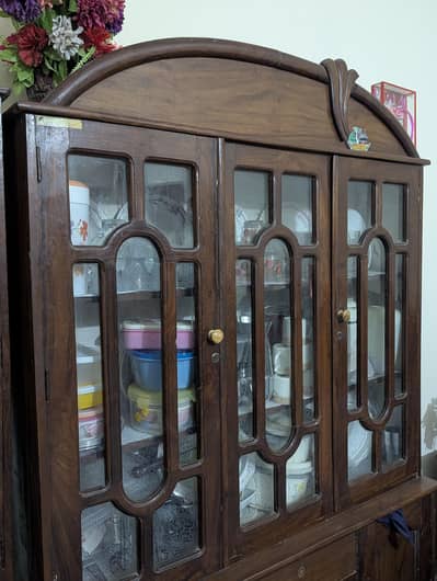 Beautiful Wooden Crockery Cabinet / Showcase – Good Condition