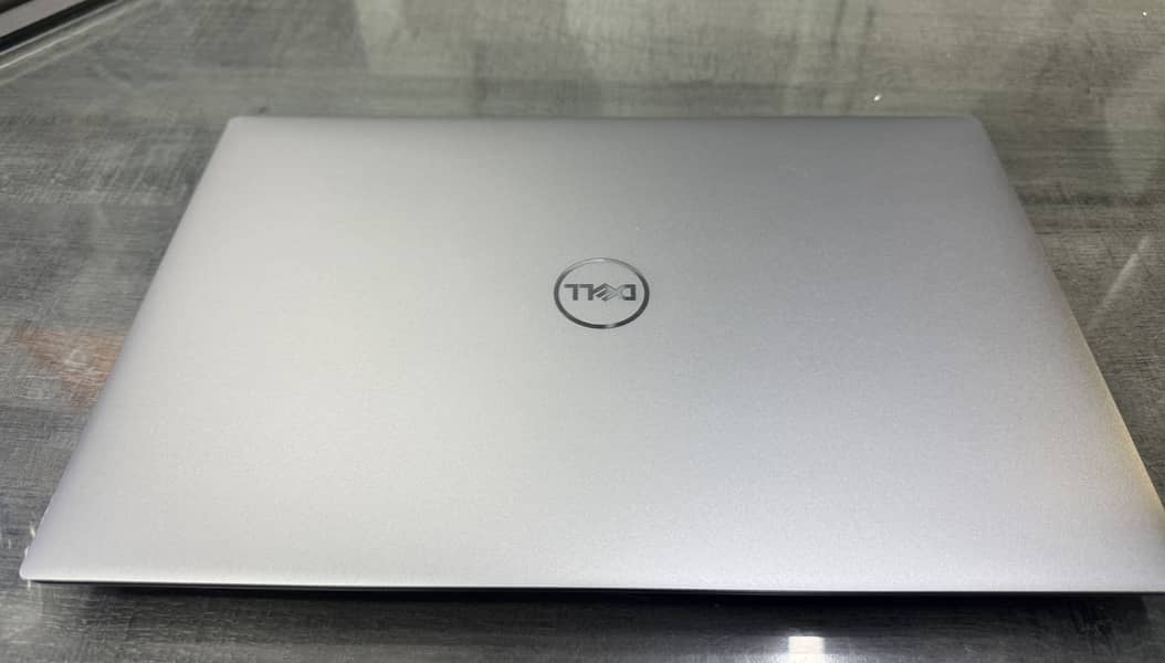Dell 5570 percision 0