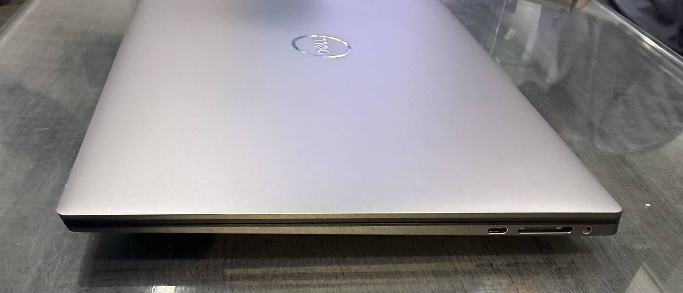 Dell 5570 percision 4