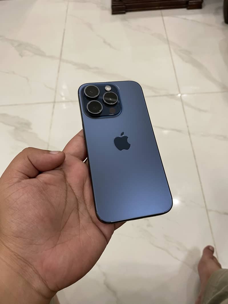 Apple iPhone 15 Pro 4