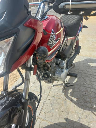 HONDA CB125F