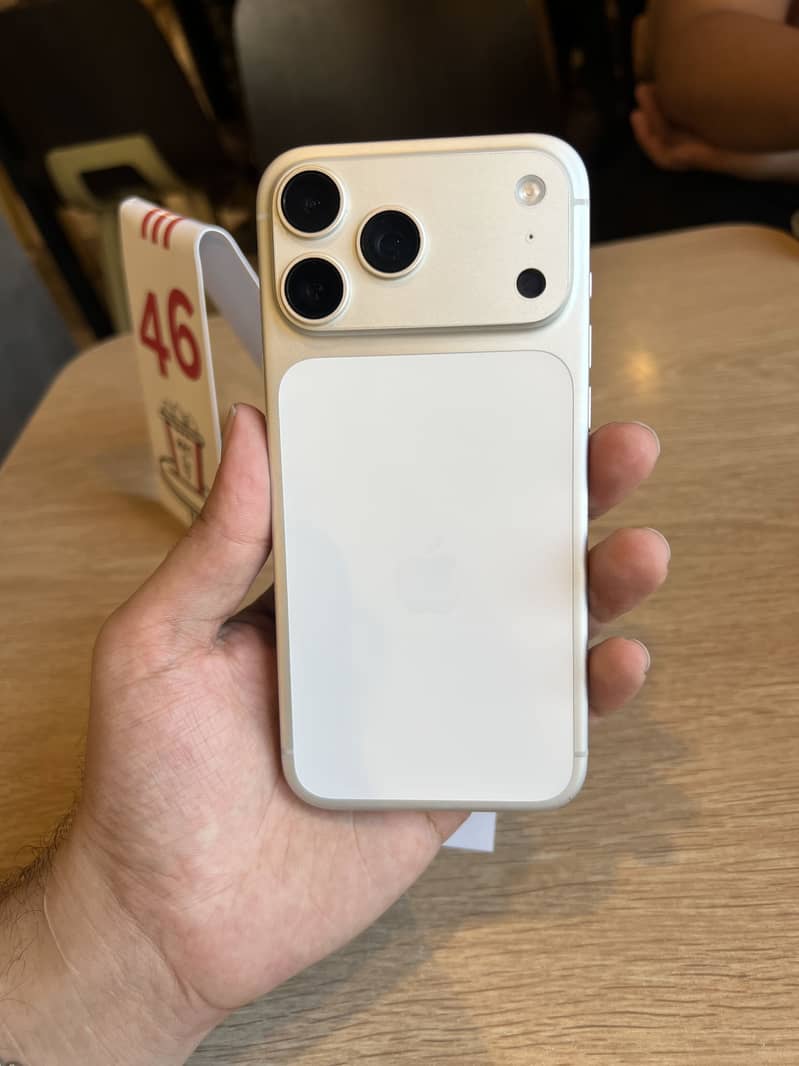 Apple iPhone 17 Pro Max 6