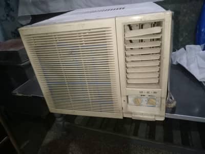 Window Ac All ok bohot Peyara ha Colling bht hi Kamal ki ha