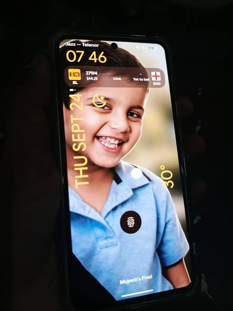 Google Pixel 8 4