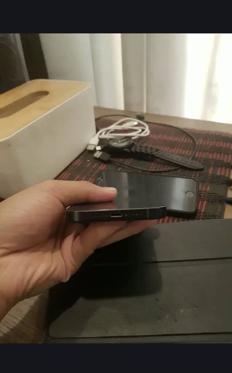 Apple iPhone 12 3