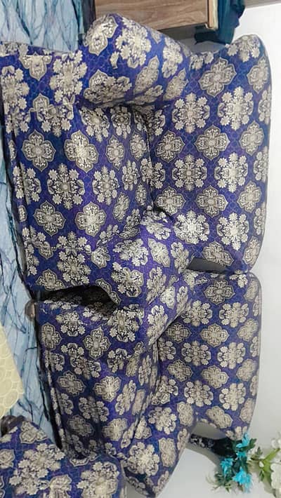 sofa set is for sale in Gujrat 6 setr