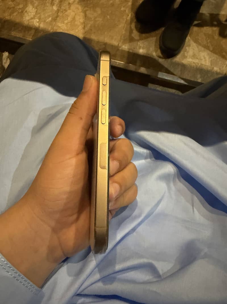 Apple iPhone 16 Pro 6