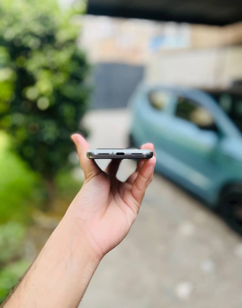 Google Pixel 8 4