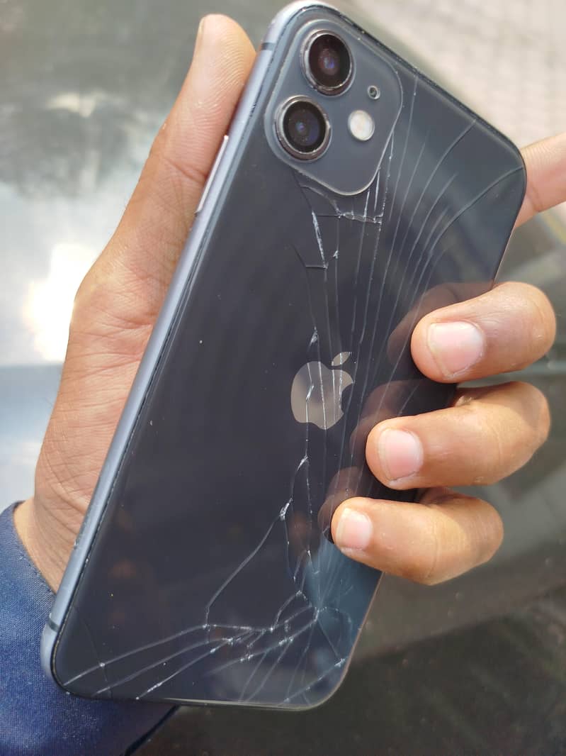 Apple iPhone 11 4
