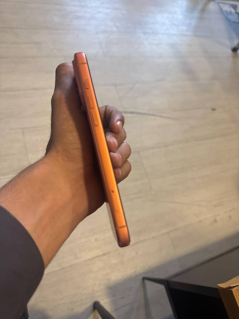 Apple iPhone 17 Pro Max 4