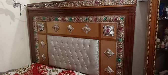 Beautiful Wooden Bed + Dressing Table with Large Mirror – Rs. 72,000