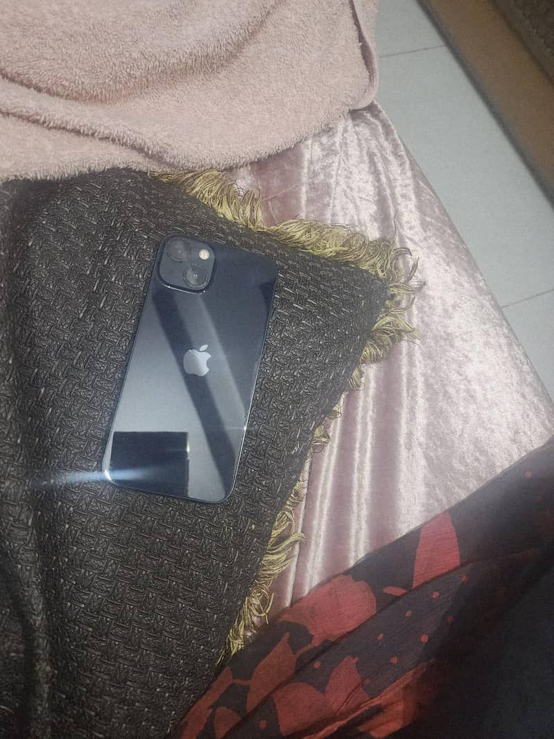 Apple iPhone 13 1