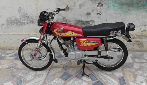 good condition bike all ok bio matric available all Punjab ka number