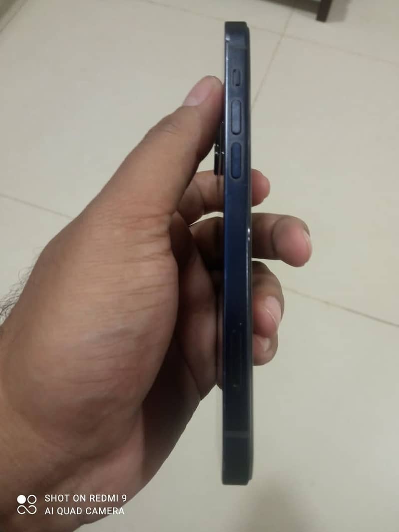 Apple iPhone 12 3