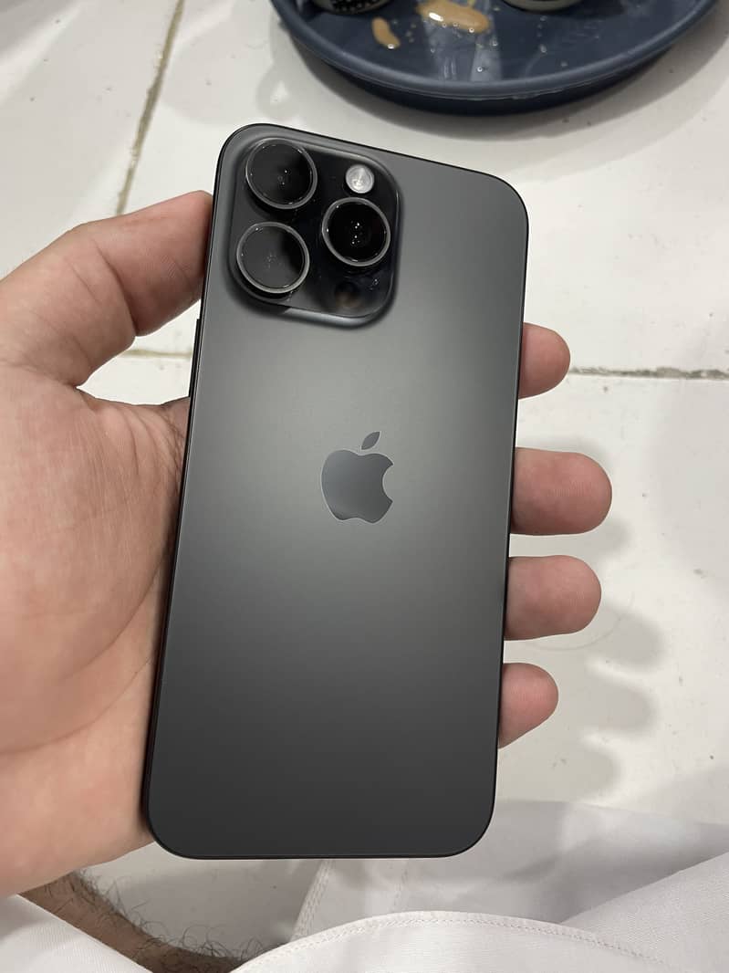 Apple iPhone 15 Pro Max 1