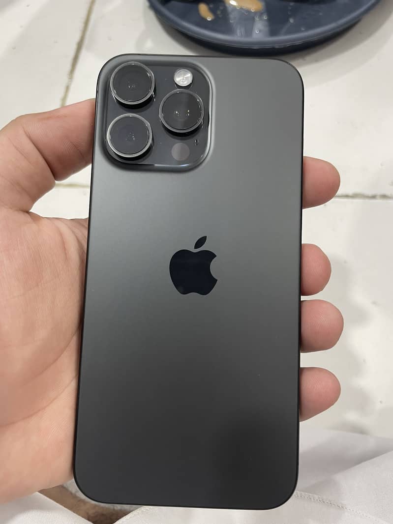 Apple iPhone 15 Pro Max 7