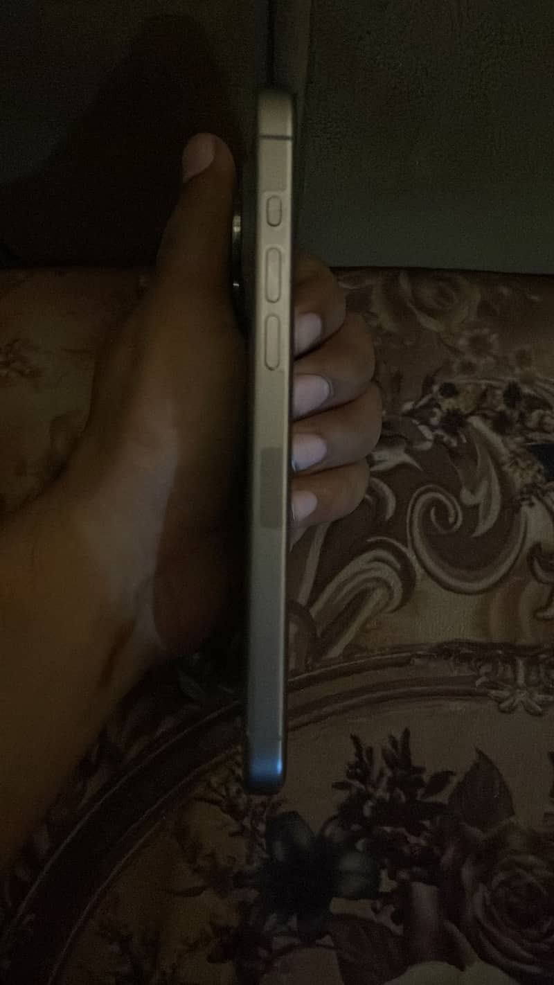 Apple iPhone 15 Pro Max 1