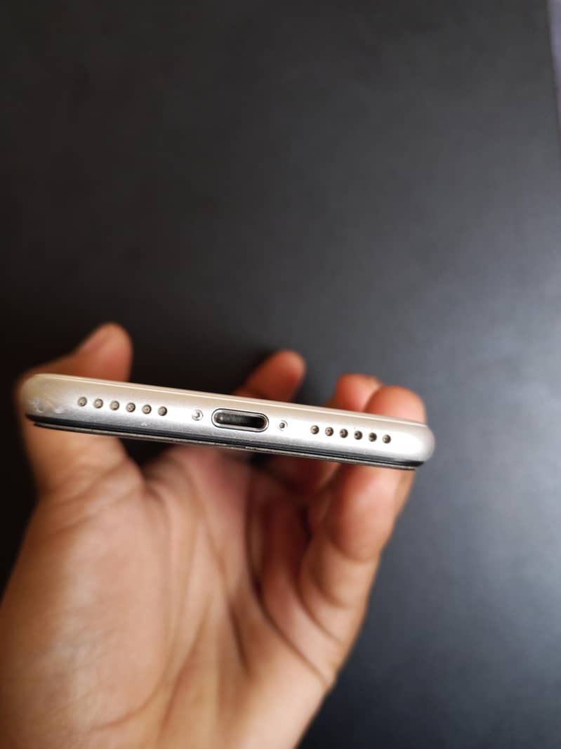 Apple iPhone SE 6