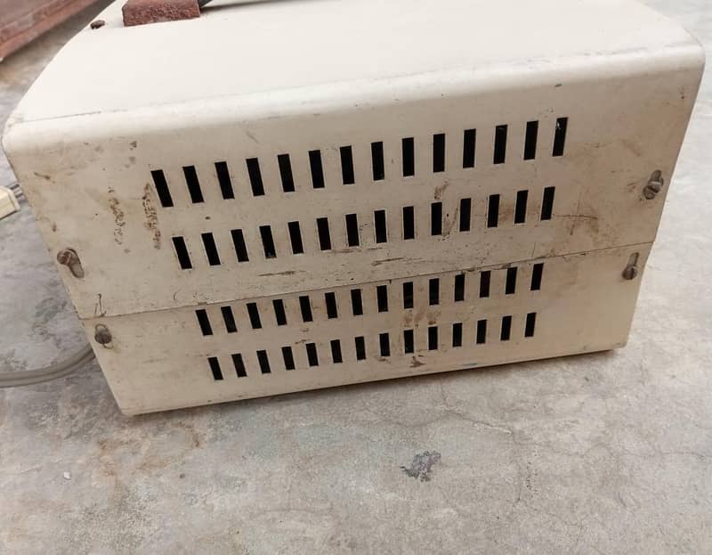 PEL 3000W Automatic Voltage Stabilizer 1