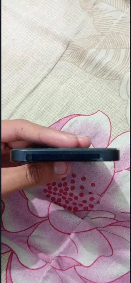 Apple iPhone 12 2
