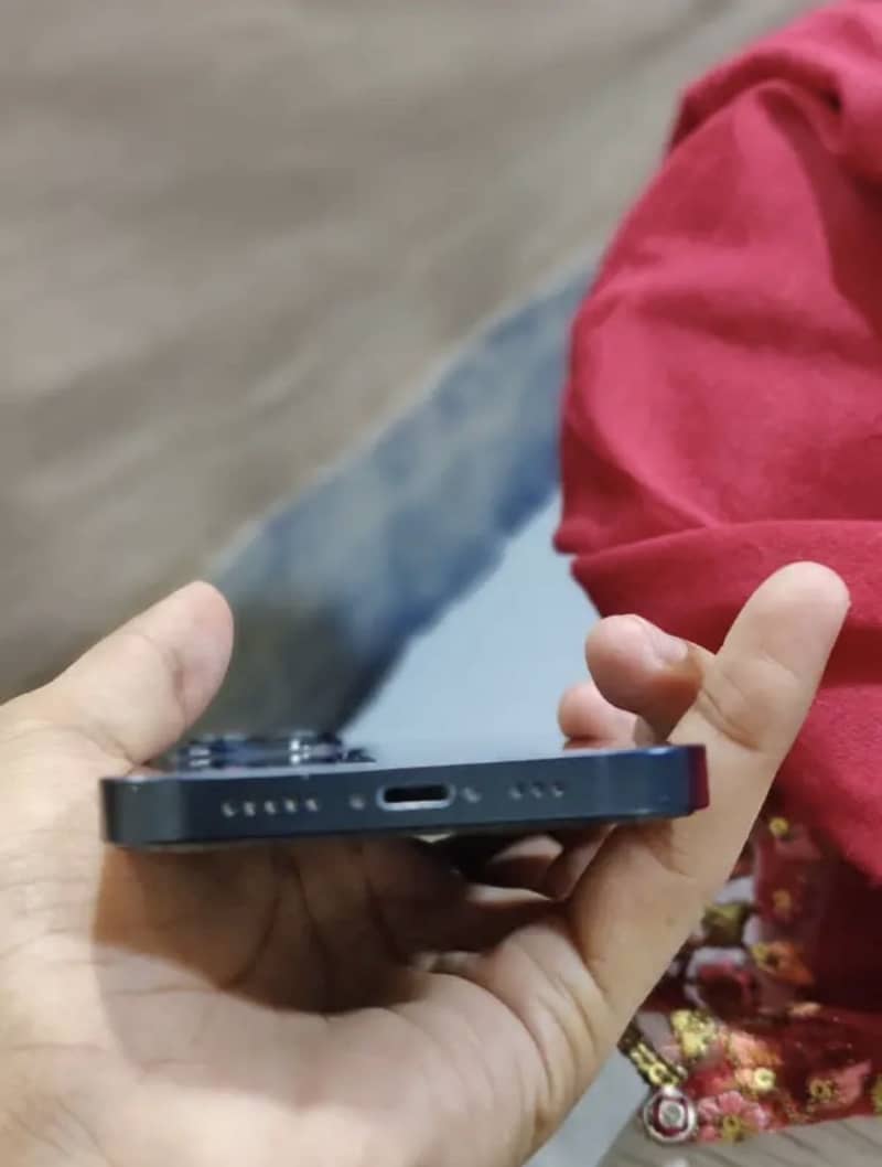 Apple iPhone 14 2