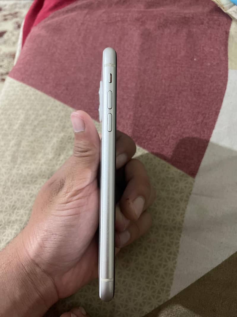 Apple iPhone 11 2