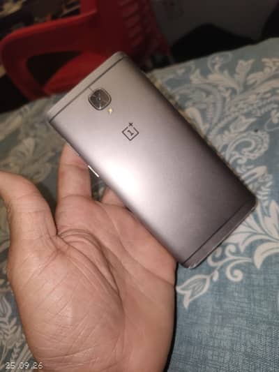 One Plus 3T 6GB RAM 128 GB