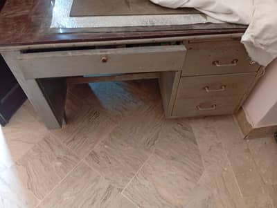 IRON OFFICE TABLE