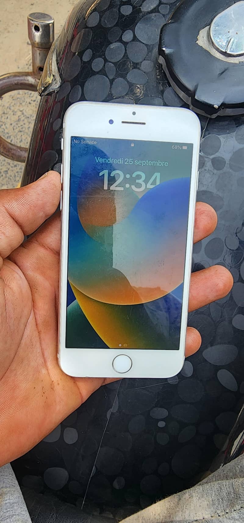 Apple iPhone 8 4