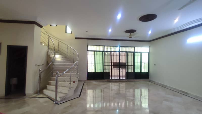 3 Bed well maintained Ground Portion 1