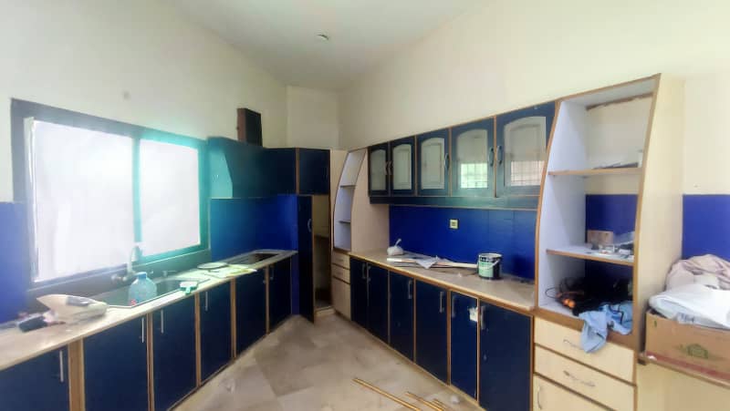 3 Bed well maintained Ground Portion 9