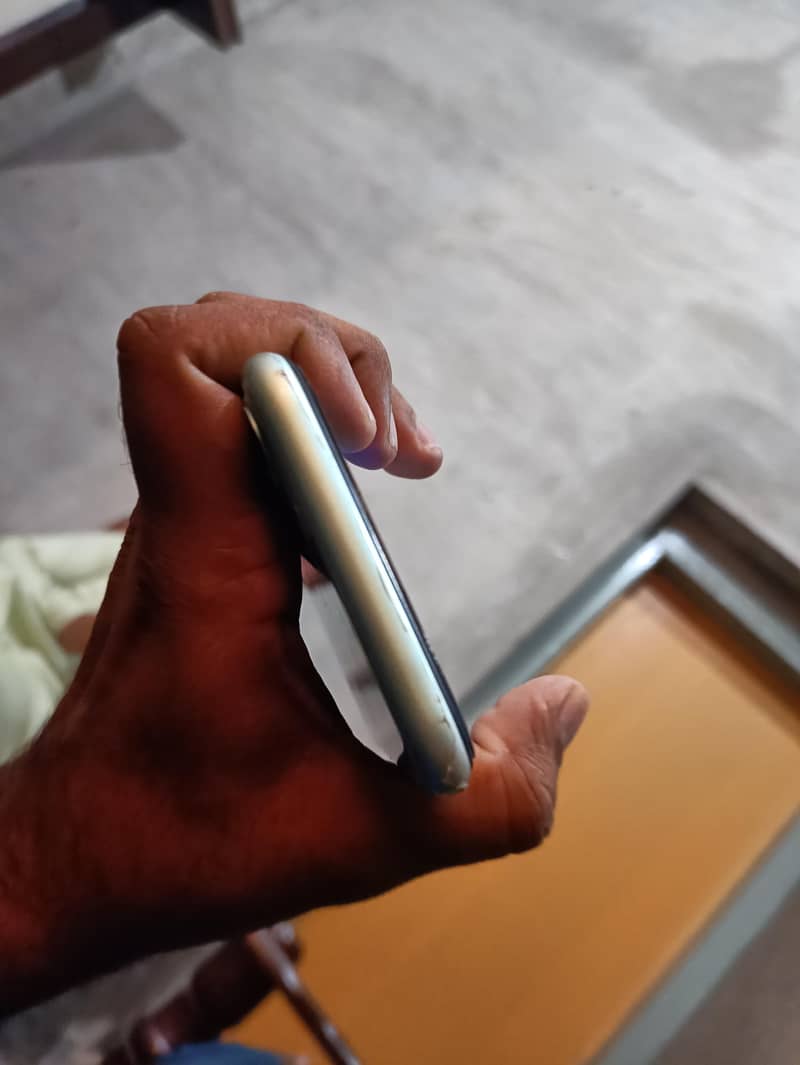 Apple iPhone 11 2