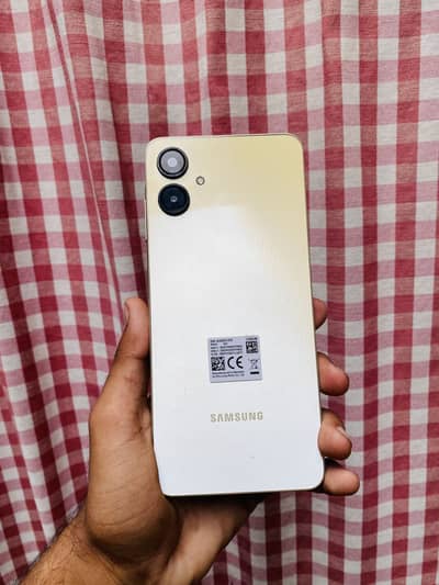 Samsung Mobile A06 (4/128) Exchange Possible
