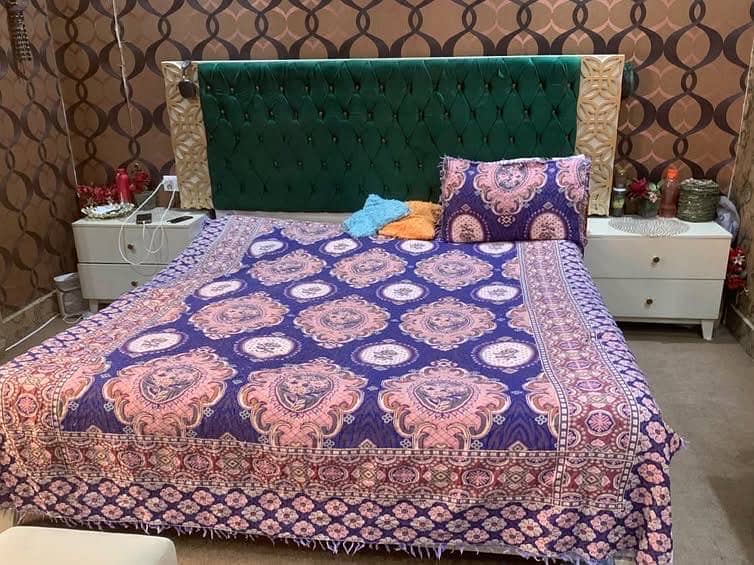 Bed set with dressing table with side table 1