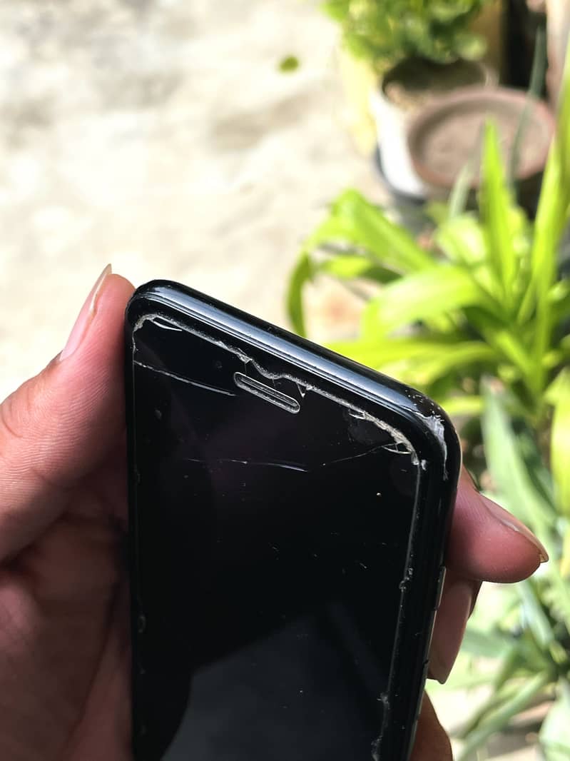 Apple iPhone 7 1