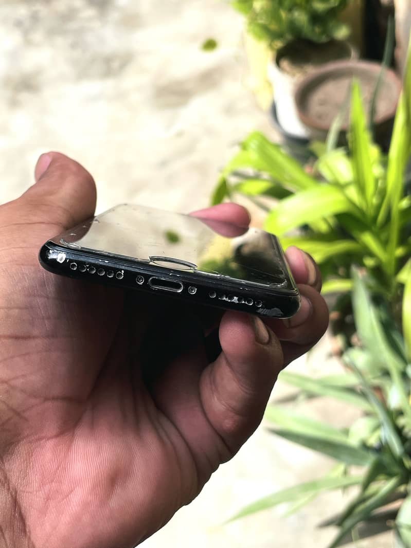 Apple iPhone 7 2