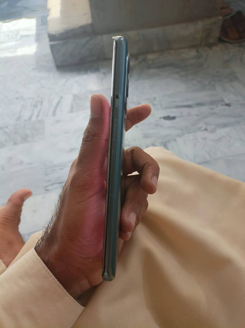 One Plus 9 Pro5G 4
