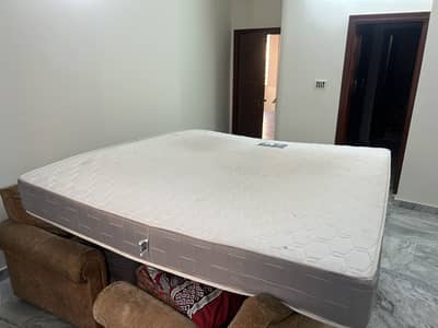 Medicated king size supreme mattress