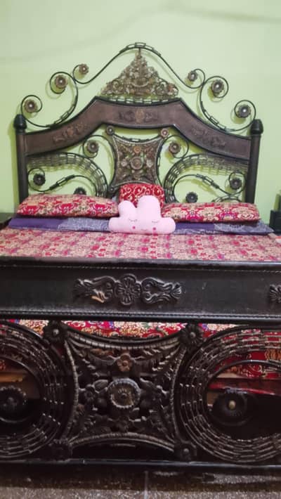 kings size bed 10by 8 condition